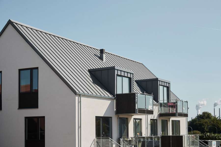 Hässliches Entlein wird mit Stahlprofilen zum schönen Schwan, Viktoriagade 17 und 19, 9400 Nørresundby, Dänemark